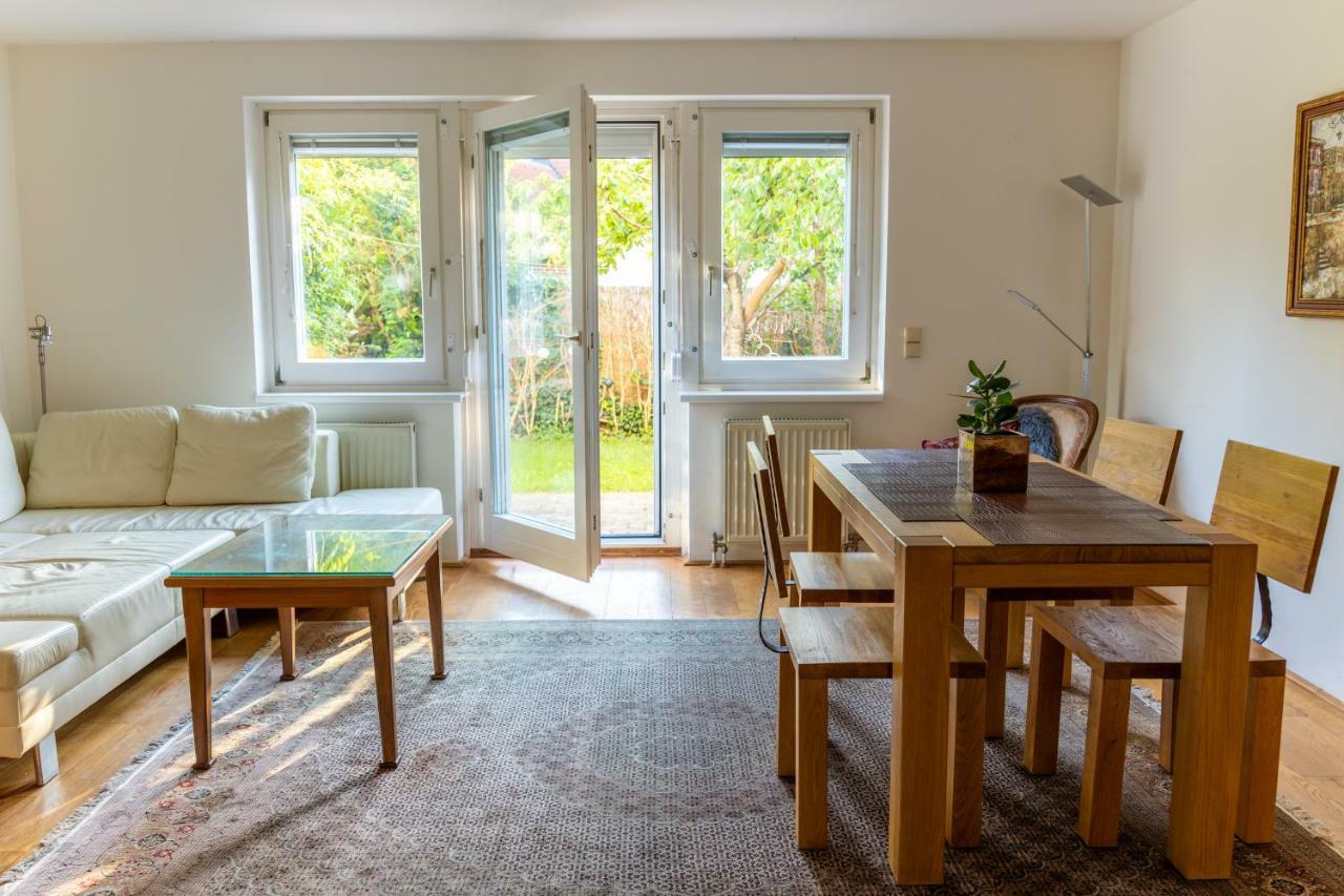 Town House Near Metro & Vienna City Center Bagian luar foto