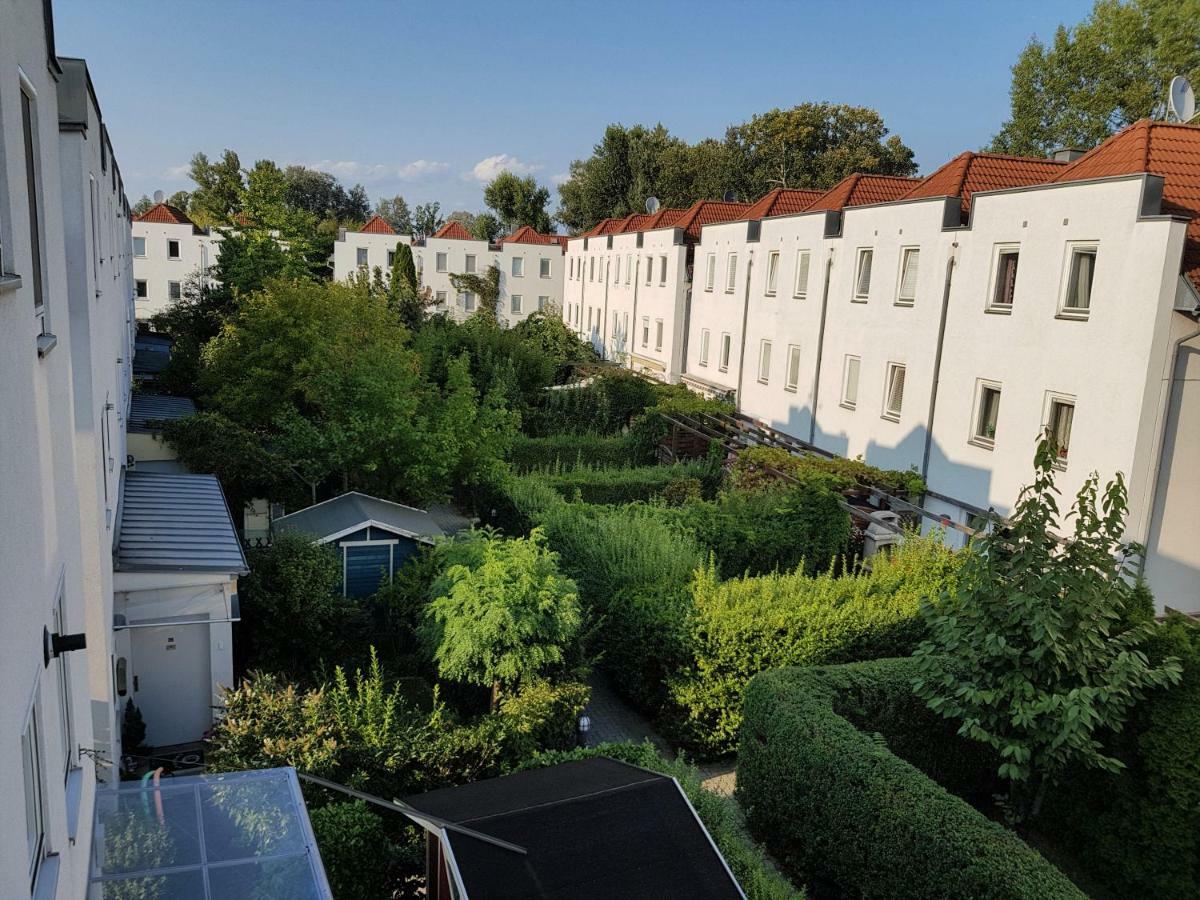 Town House Near Metro & Vienna City Center Bagian luar foto